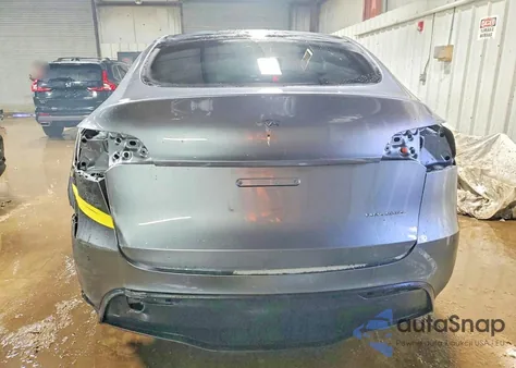 2024 Tesla Model Y z USA, uszkodzony, nr VIN 7SAYGDEE3RA288234